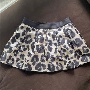 Banana Republic mid-thigh flare skirt with pockets